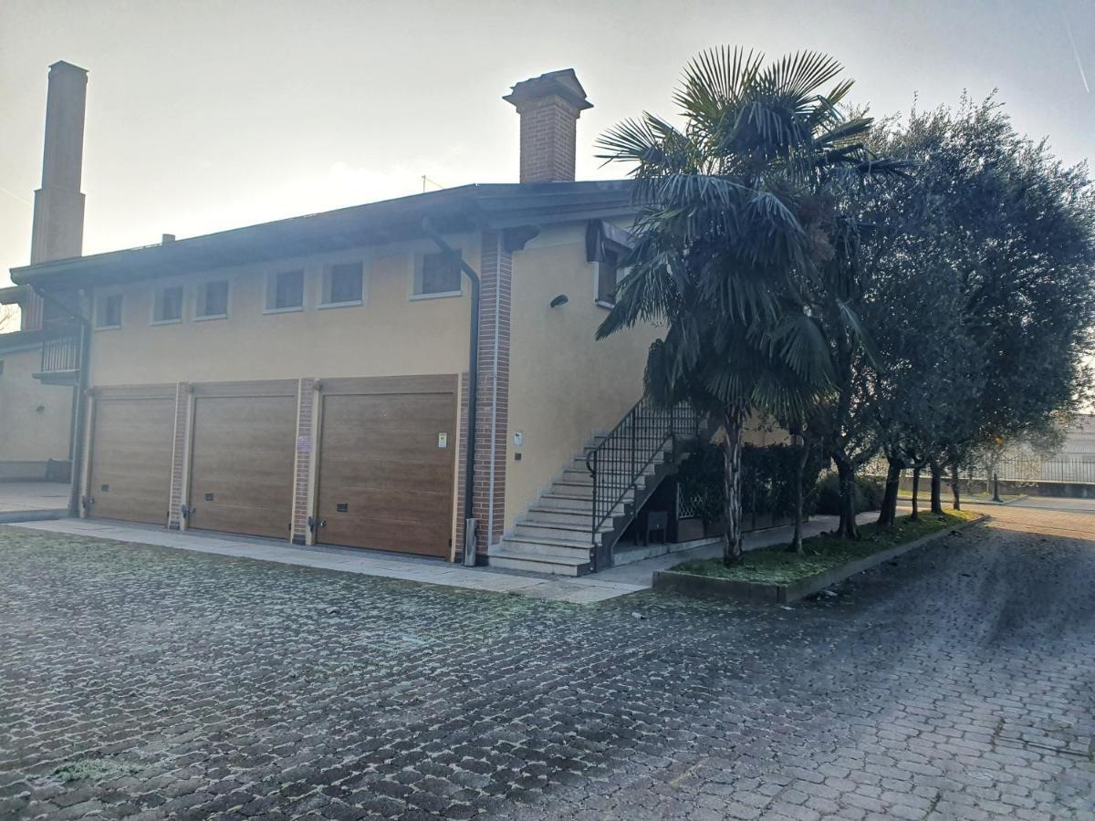 Il Camino Rosso Apartment Sandrigo Luaran gambar